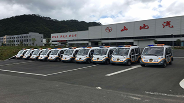 城管巡邏車(chē)